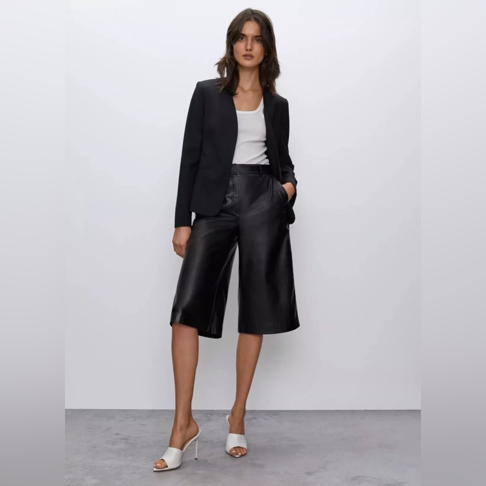 ARITZIA Babaton Vegan Leather Long Wide Leg Short Culottes in Black Size 0